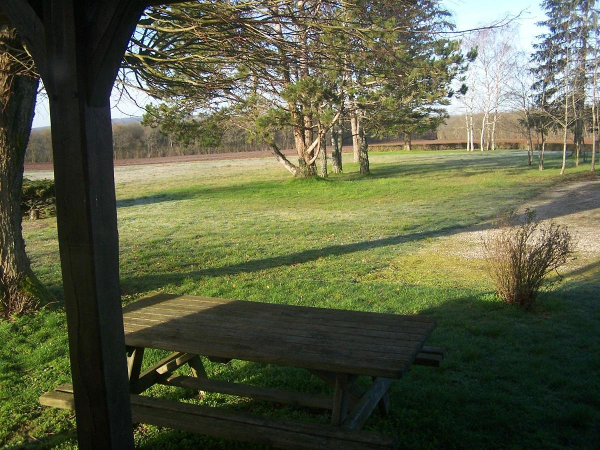 Gite En Forterre Druyes-les-Belles-Fontaines Exterior photo