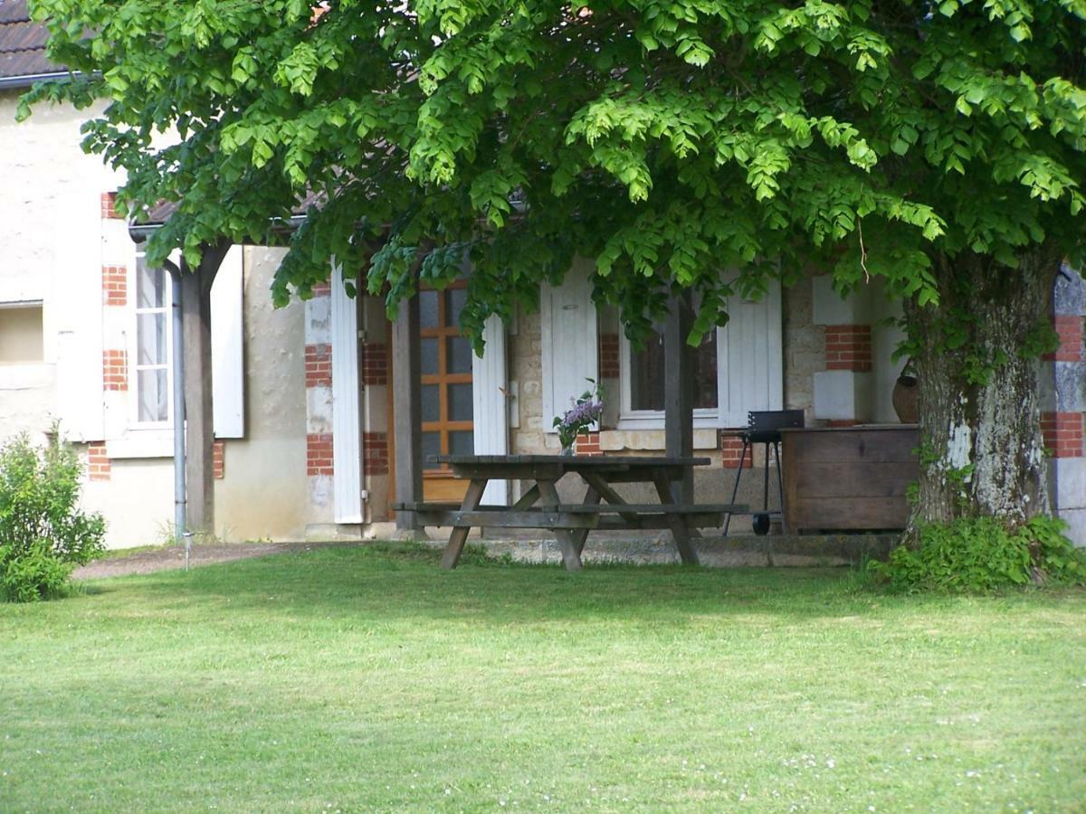 Gite En Forterre Druyes-les-Belles-Fontaines Exterior photo